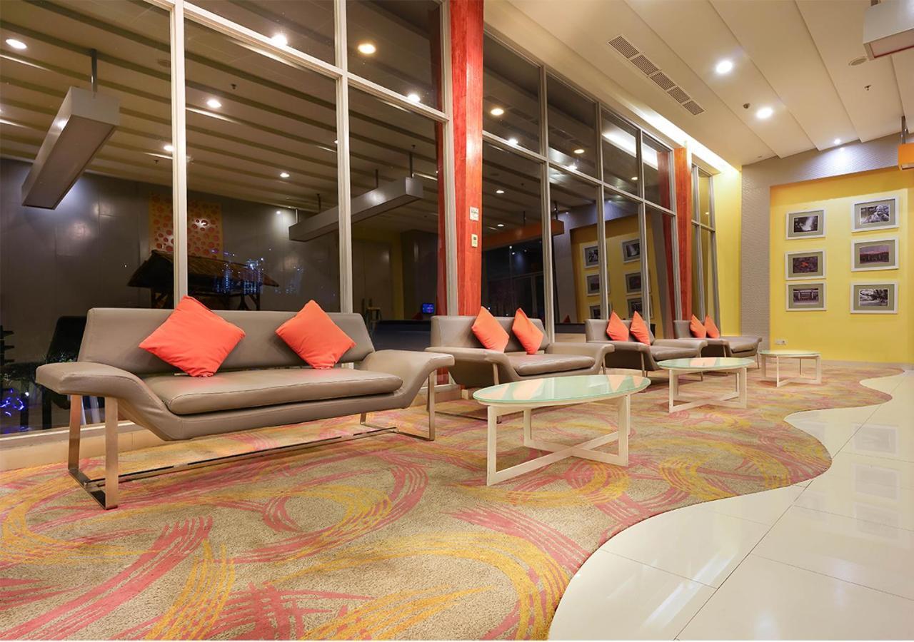 Harris Hotel Sentul City Bogor Buitenkant foto