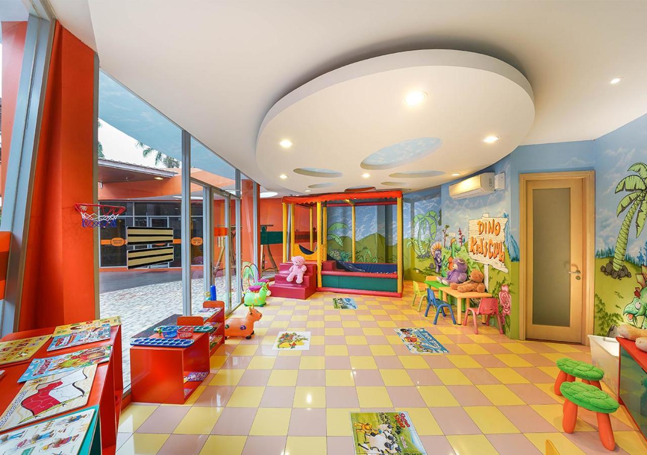 Harris Hotel Sentul City Bogor Buitenkant foto