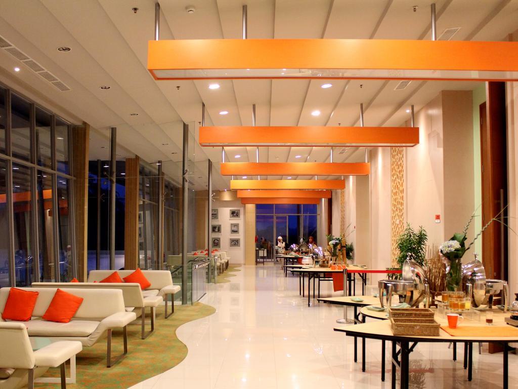 Harris Hotel Sentul City Bogor Buitenkant foto