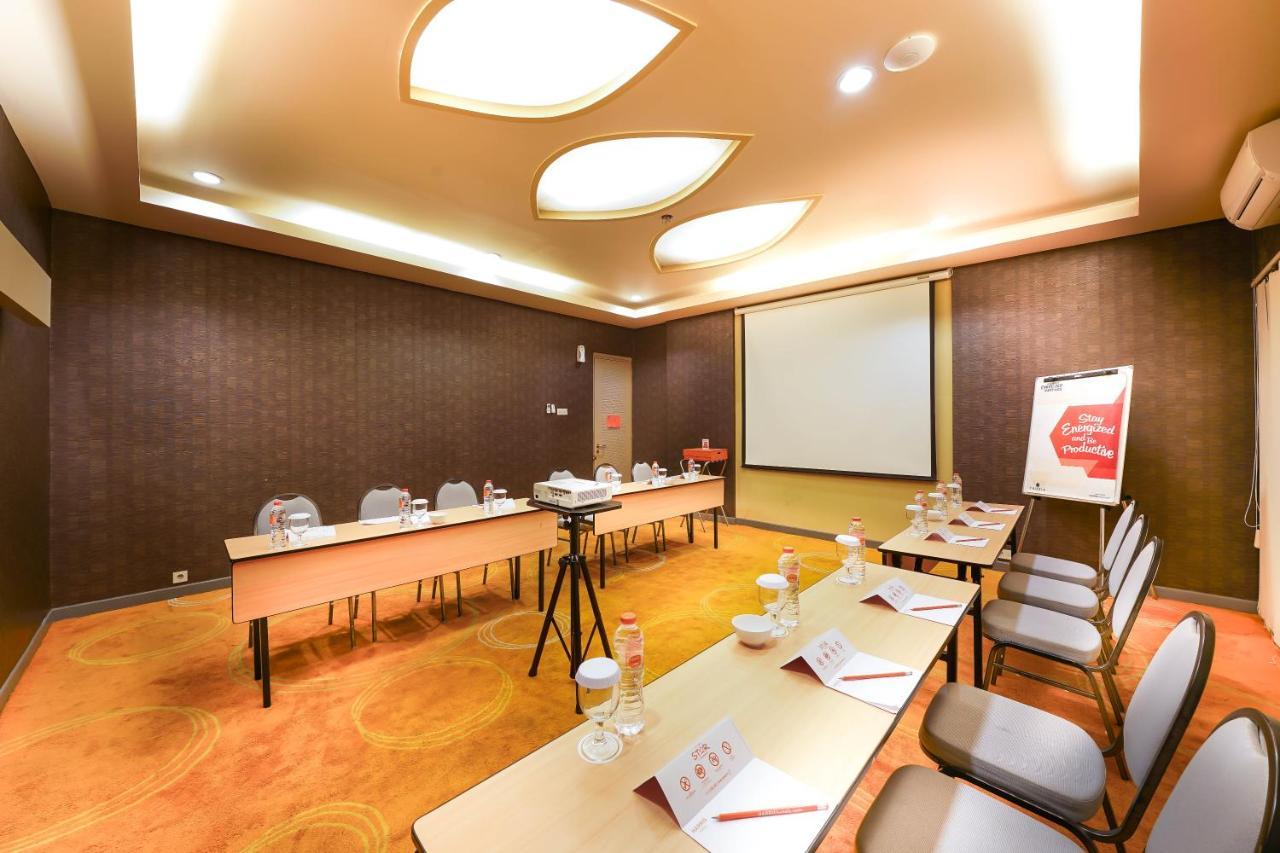 Harris Hotel Sentul City Bogor Buitenkant foto
