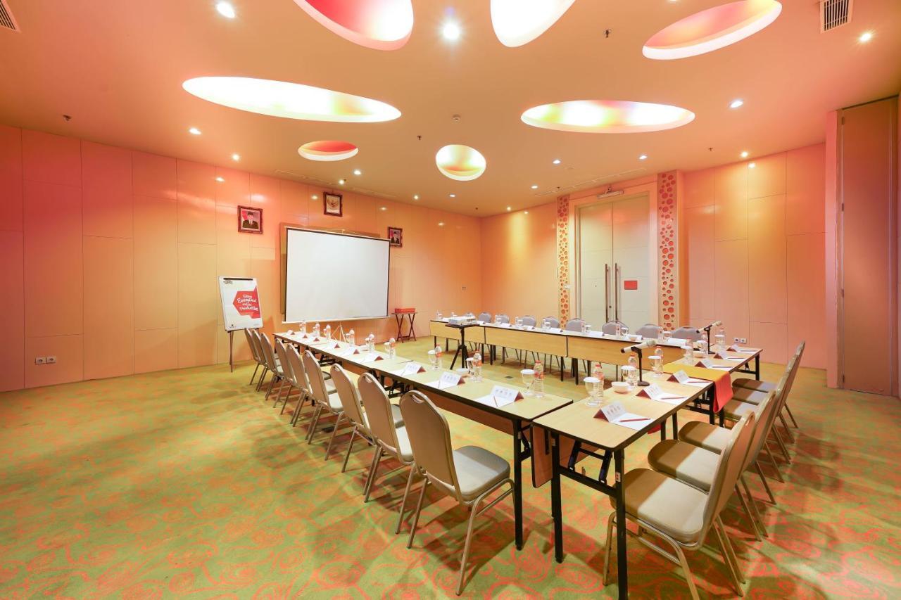 Harris Hotel Sentul City Bogor Buitenkant foto