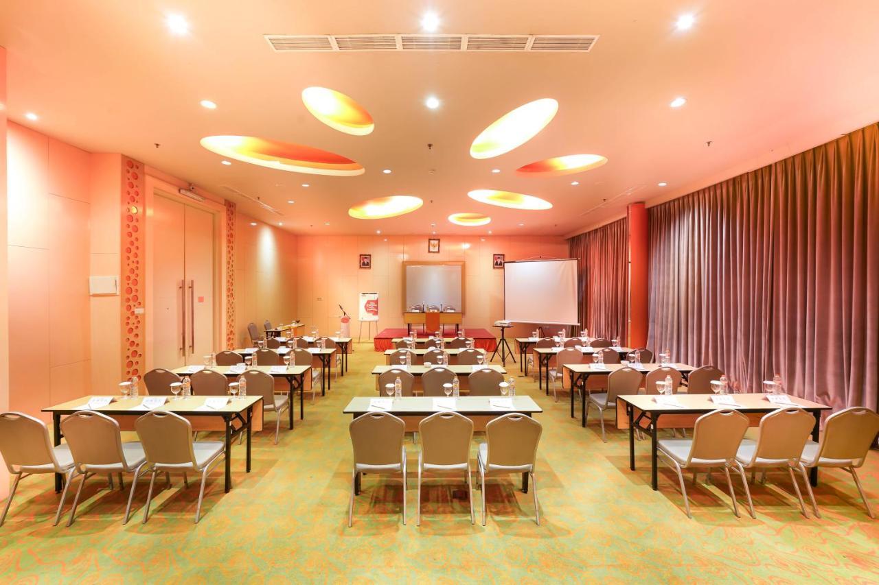 Harris Hotel Sentul City Bogor Buitenkant foto