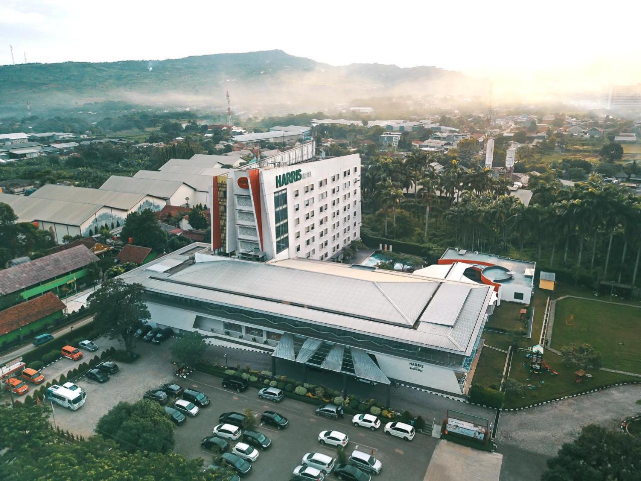 Harris Hotel Sentul City Bogor Buitenkant foto